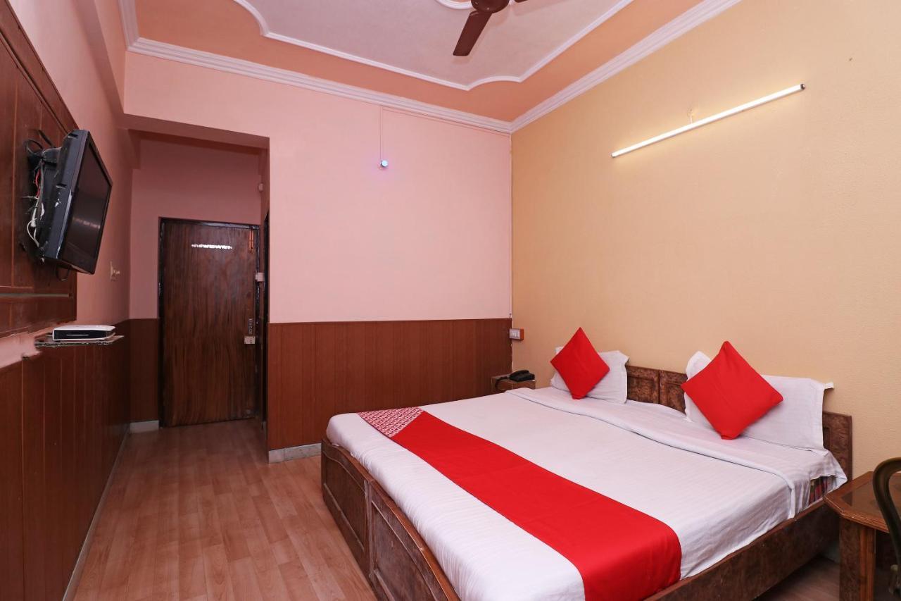 Oyo 8379 Hotel Kamal Лакхнау Экстерьер фото